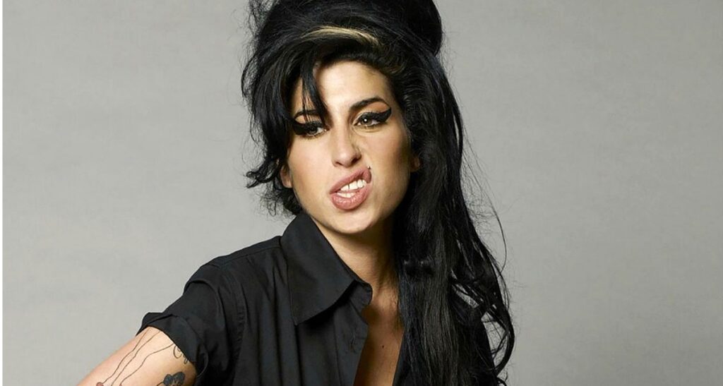 Un Día Como Hoy, hace ya 9 años, falleció la cantante y compositora británica Amy Winehouse