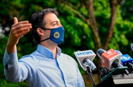 Alcalde de Medellín, Daniel Quintero, confirma que tiene coronavirus