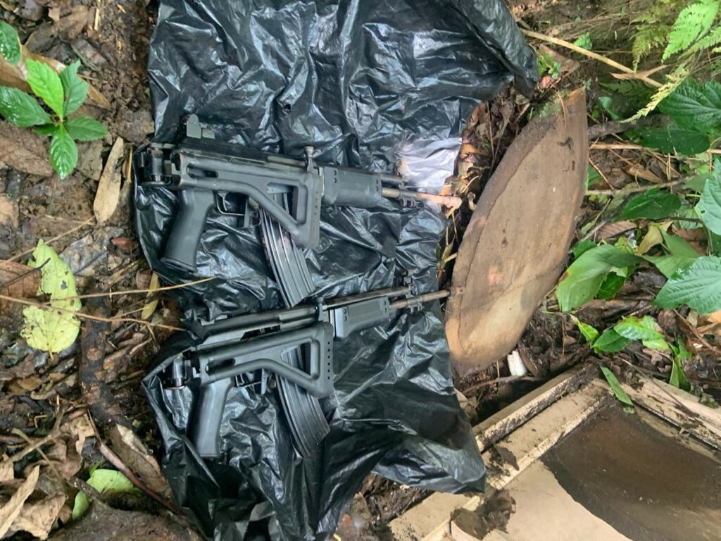 Hallan caleta con fusiles que habían sido hurtados a la fuerza pública en el Chocó