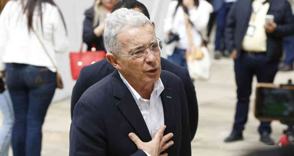  Ingresan ambulancia a la finca el Ubérrimo: Álvaro Uribe estaría delicado de salud