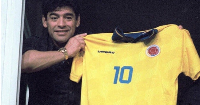  “¡No tienes fecha de vencimiento!”: el elogio de Maradona al Pibe tras histórica foto