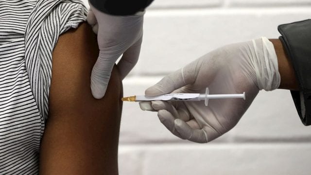 Moderna pedirá hoy autorización de uso de emergencia de vacuna en EE.UU. y Europa