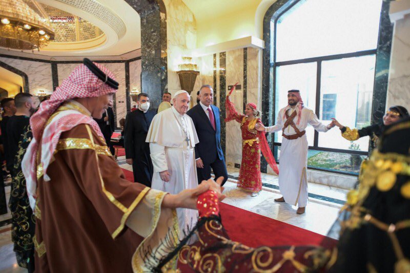  El papa Francisco llega a Irak y da inicio a su histórica visita