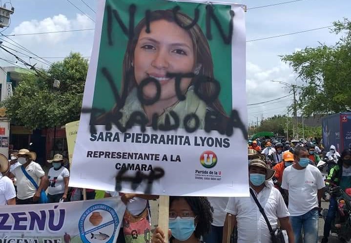  Manifestantes del Bajo Sinú le pasan factura a congresistas