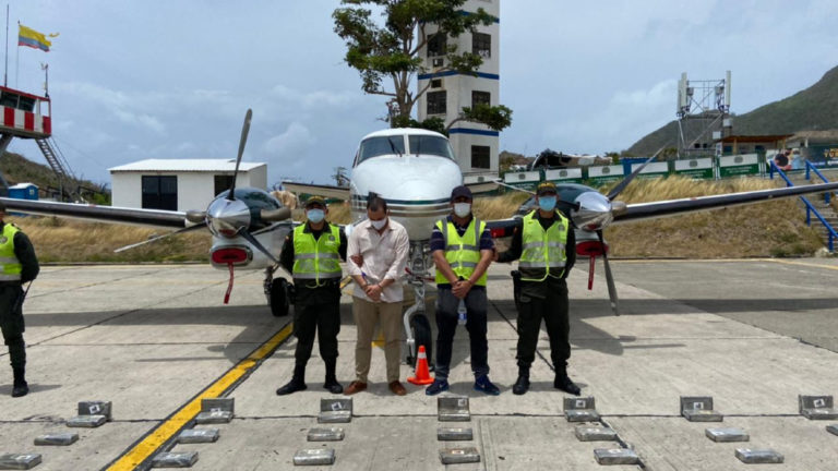 Cayó en San Andrés avión con coca que pertenece a pareja ...