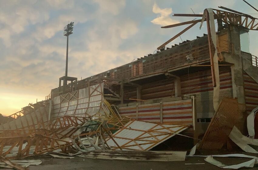  Vendaval destruyó techos de estadios en Córdoba