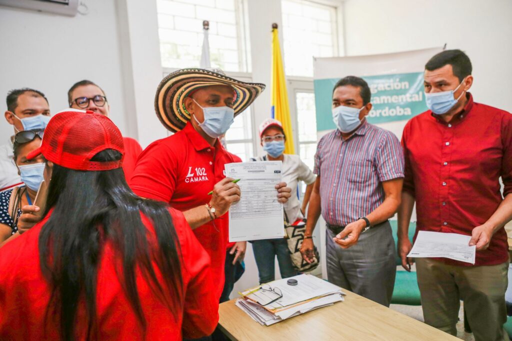 Walter Gómez, inscribió su candidatura por el liberalismo