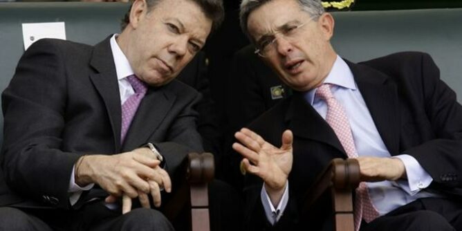  Santos le pidió a Uribe que deje de pelear con él