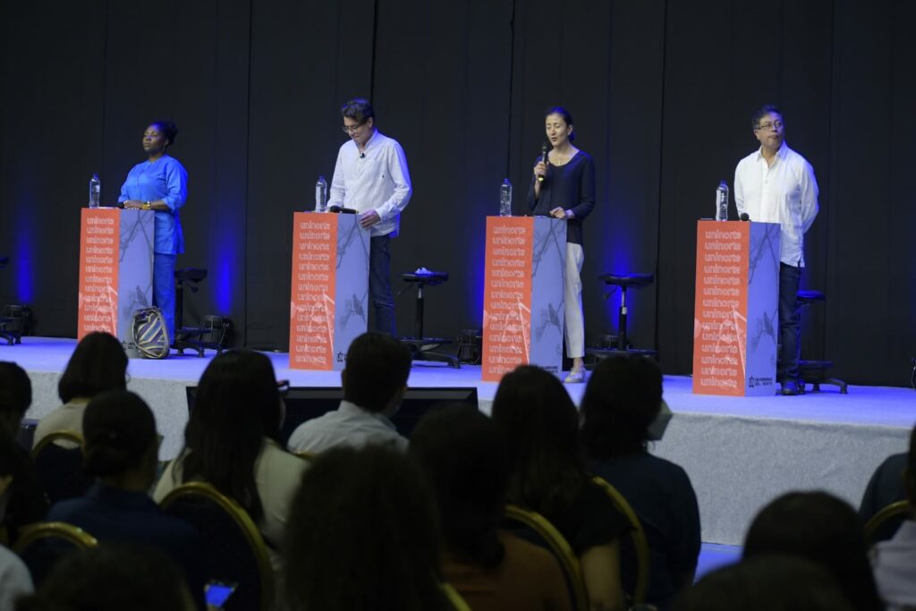 Candidata Ingrid Betancourt se excusó por lo dicho durante debate presidencial