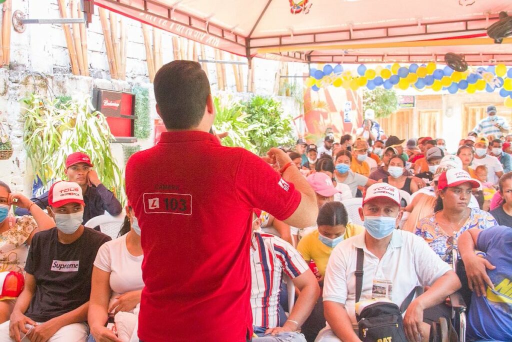 ‘Joche’ Tous demostrando su férreo compromiso con la educación superior pública