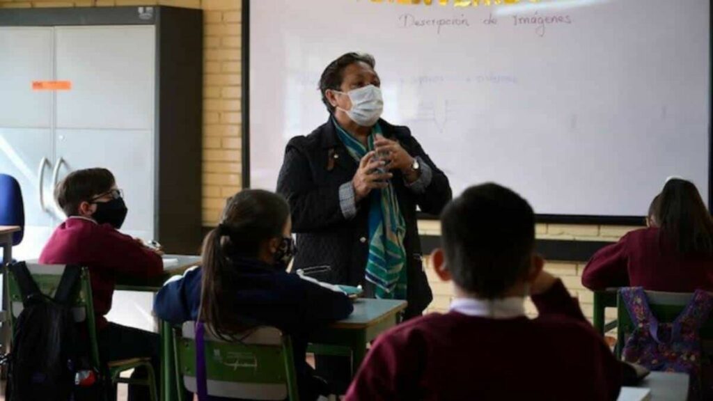 A partir del 15 de mayo el uso del tapabocas en instituciones educativas dejará de ser obligatorio