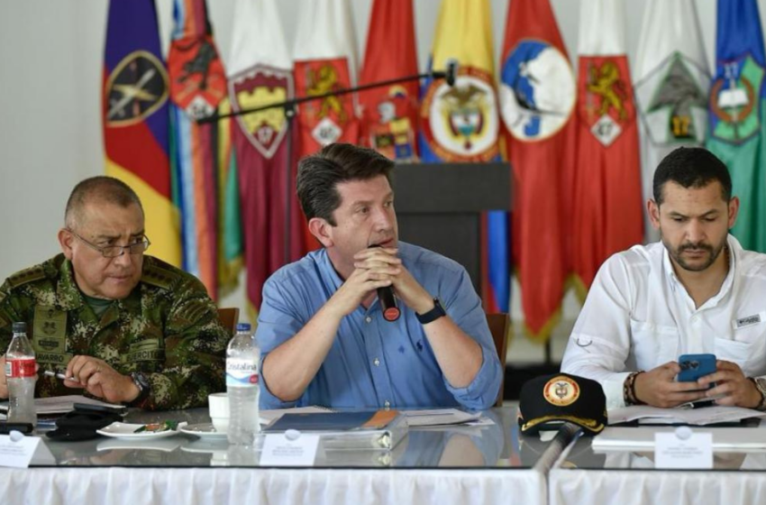 Gobierno ofrece hasta 5 mil millones de pesos por alias 'Chiquito malo' y 'Siopas'