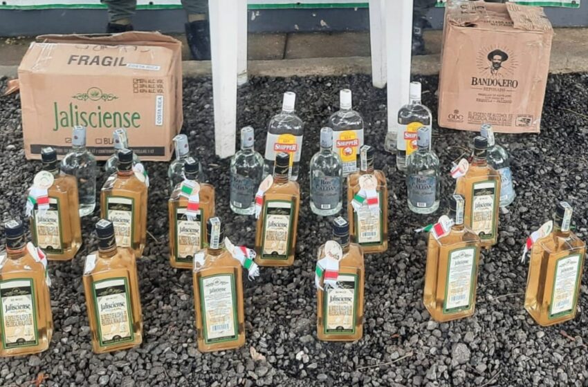 Policía de tránsito incautó 44 botellas de licor de contrabando en  Córdoba