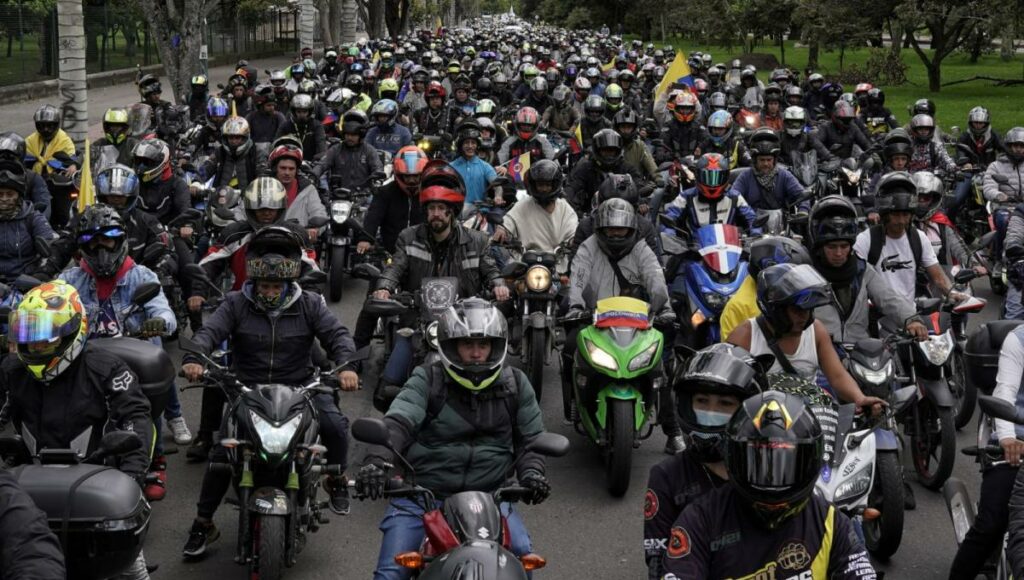 Gobierno Nacional y motociclistas firmaron primeros acuerdos