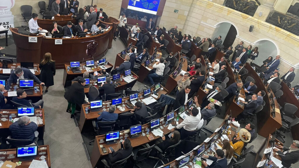 Senado aprobó prórroga de la Ley de Orden Público, y por ende la 'paz total' de Petro