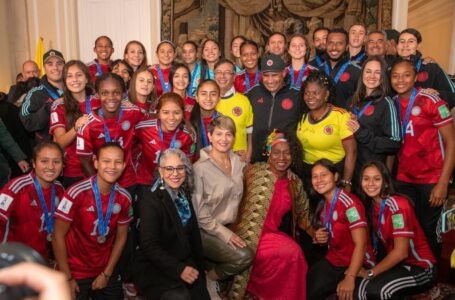 ¿Por qué no hay una liga de futbol femenino?: Presidente Gustavo Petro