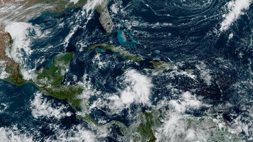 Tormenta Lisa se intensificará sobre el mar Caribe en próximos días