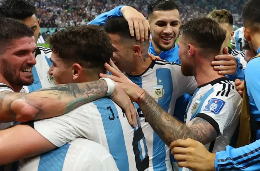 Argentina supero a Croacia en semifinales y esta más cerca del título mundial