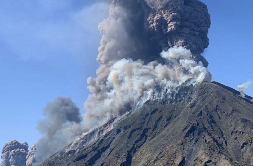  Indonesia e Italia en alerta por erupciones volcánicas