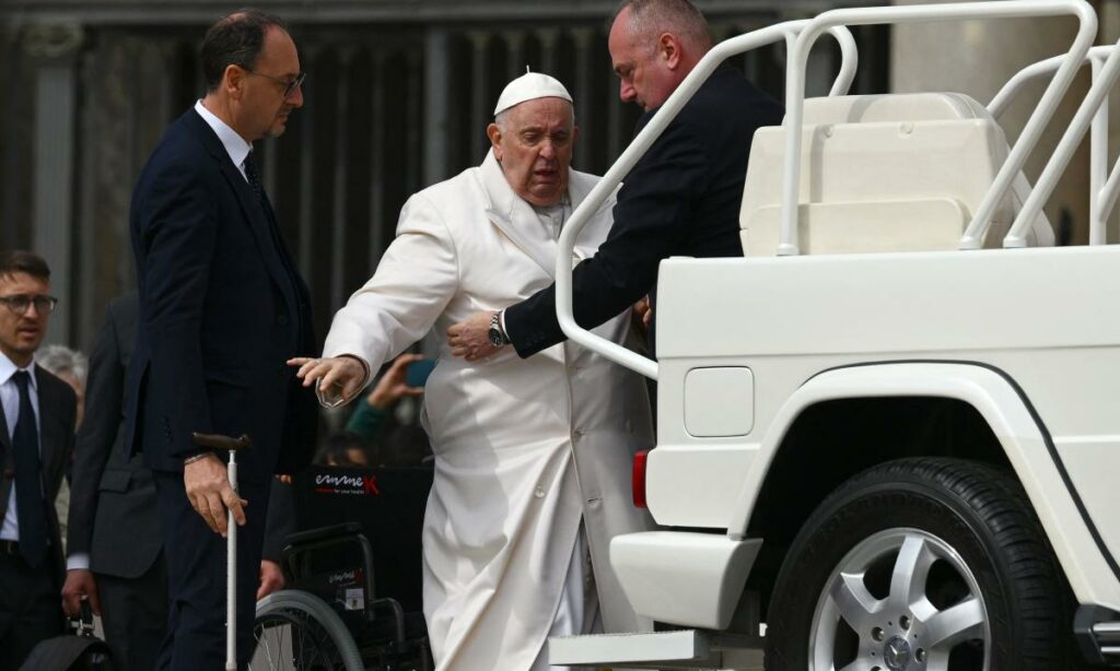 Preocupación por salud del Papa Francisco: se encuentra hospitalizado