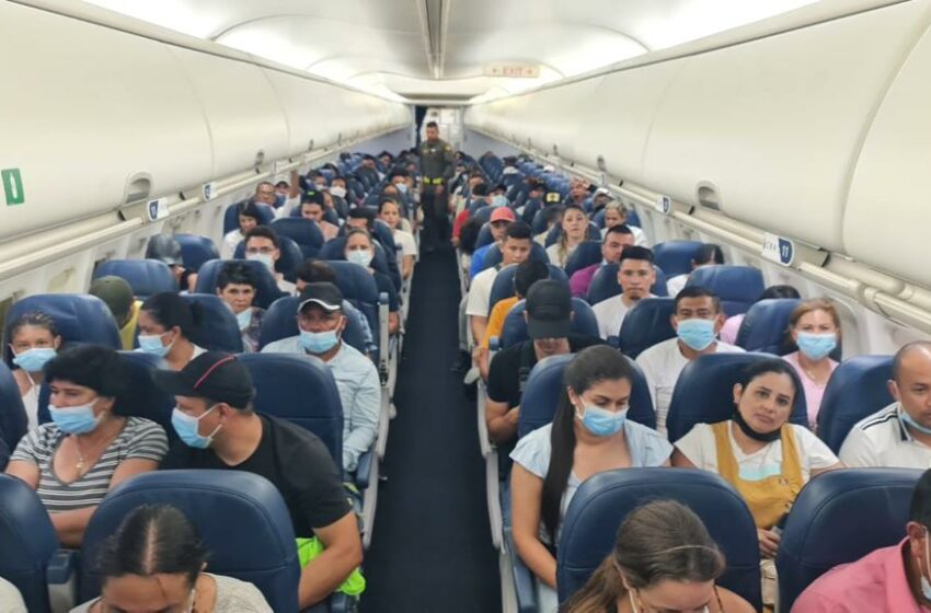 Los aviones de las FAC comenzaron el traslado de más de 240 pasajeros afectados por Ultra Air
