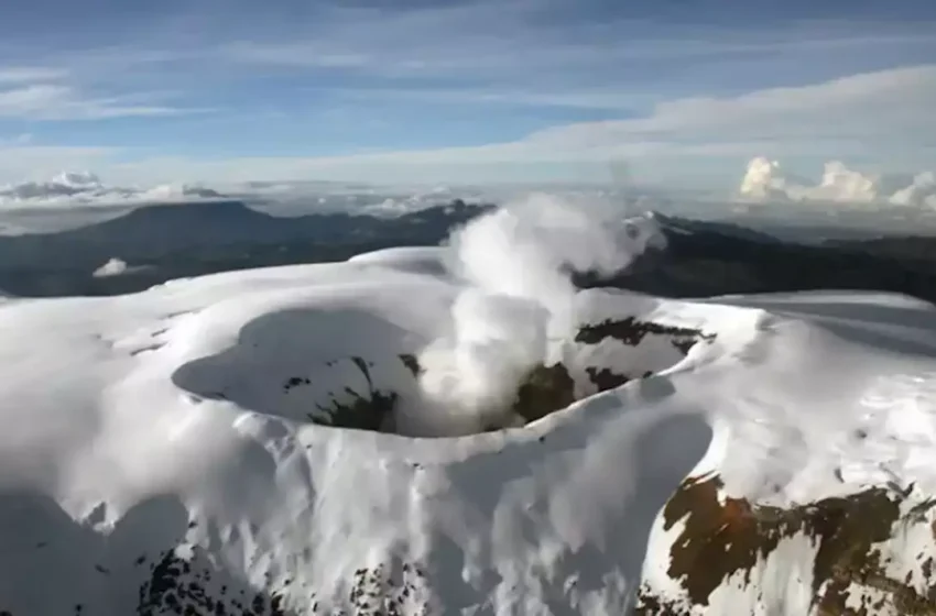 Declaran alerta naranja por aumento de sismicidad en el Volcán Nevado del Ruiz
