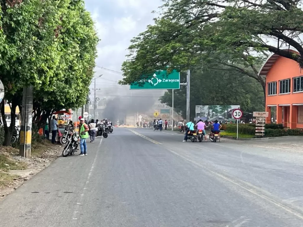 Despejadas las vías del Bajo Cauca antioqueño, de común acuerdo entre mineros y Gobierno