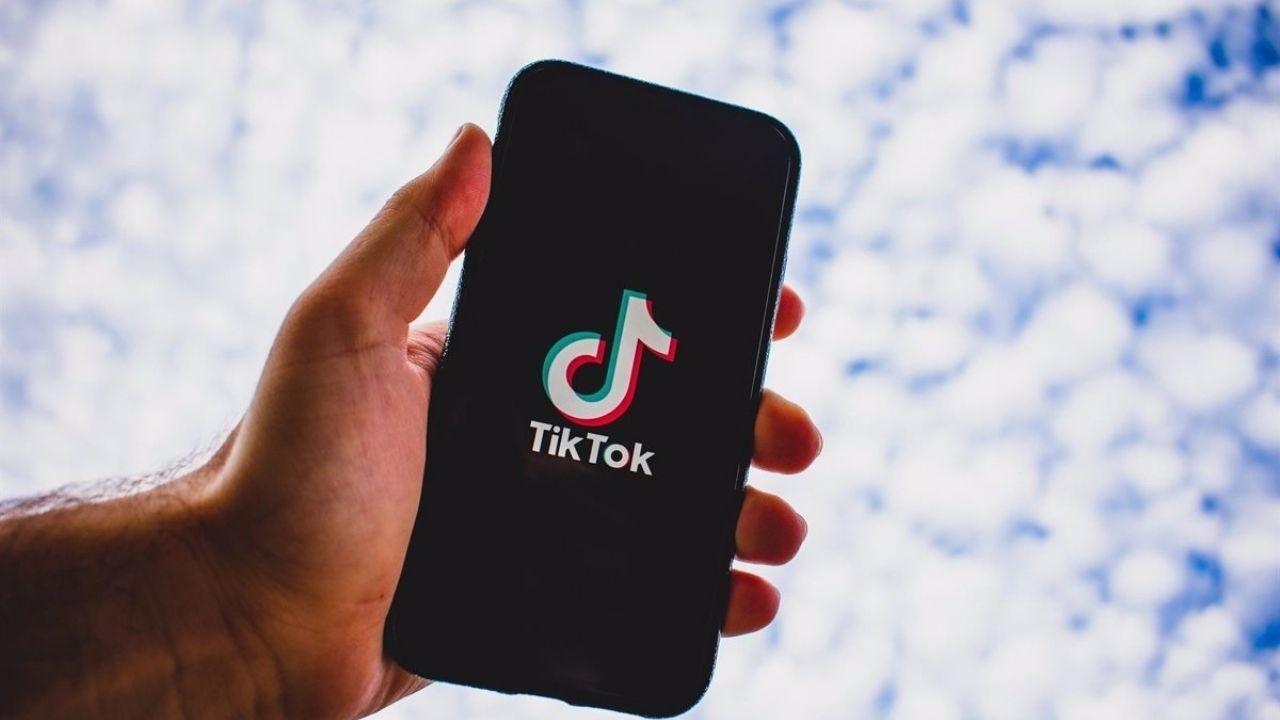 Multan con US,9 millones a TikTok por utilizar datos de menores de edad