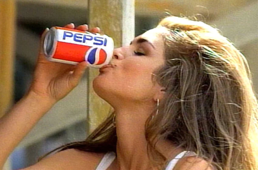  El increíble error que enfrentó a Pepsi con un joven universitario por un avión militar
