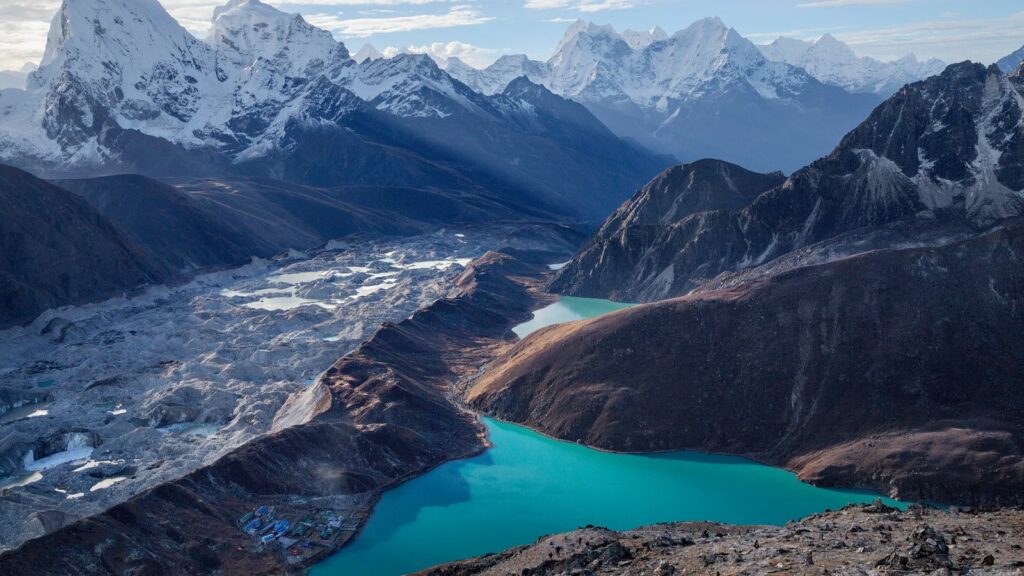 Glaciares del Himalaya se derriten 65 % más rápido que en década anterior