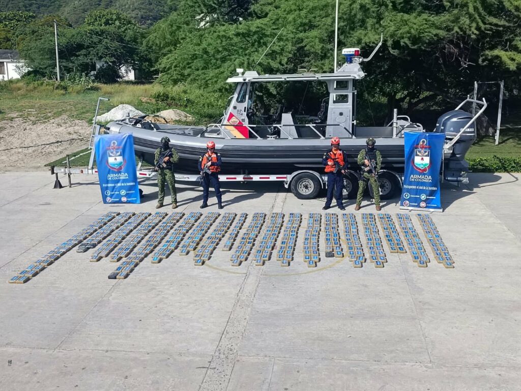 Cayó media tonelada de cocaína en barco mercante con bandera de Islas Marshall