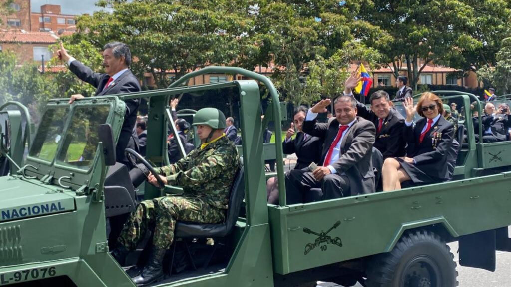 Militares retirados no estarían en el desfile del 20 de julio: ¿qué razones dan?