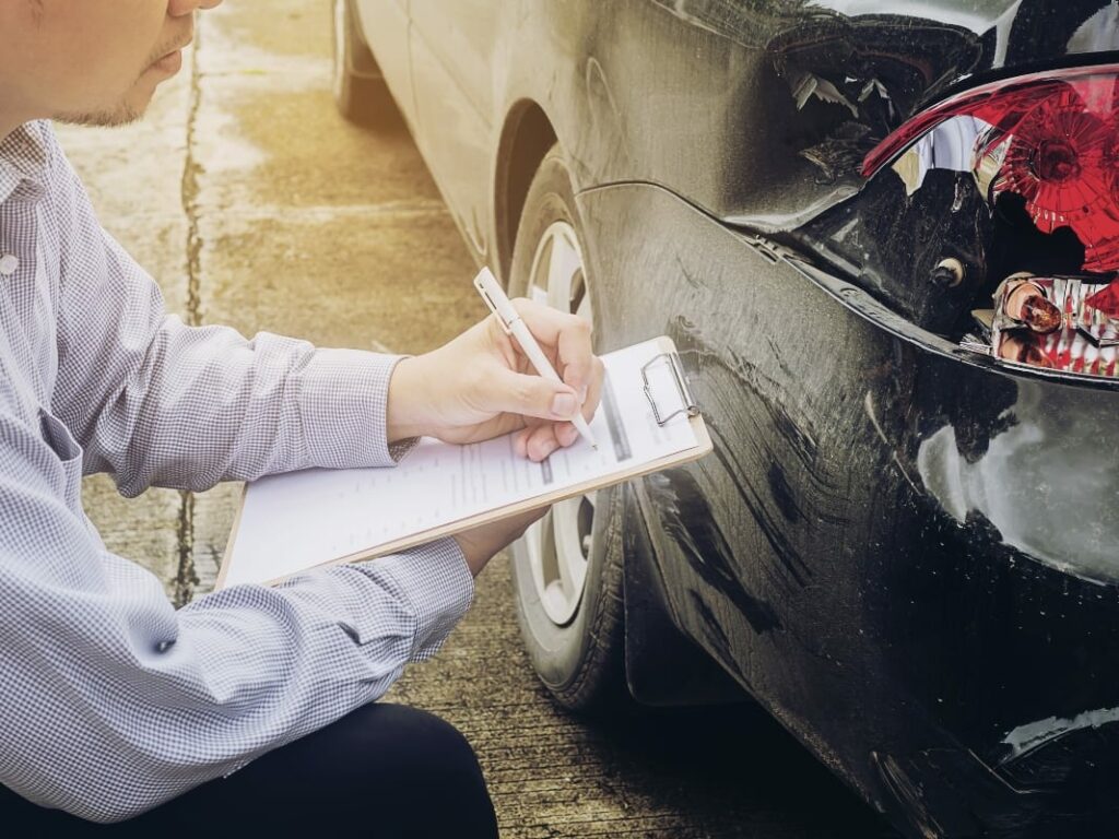 ¿Vale la pena comprar un carro de salvamento?