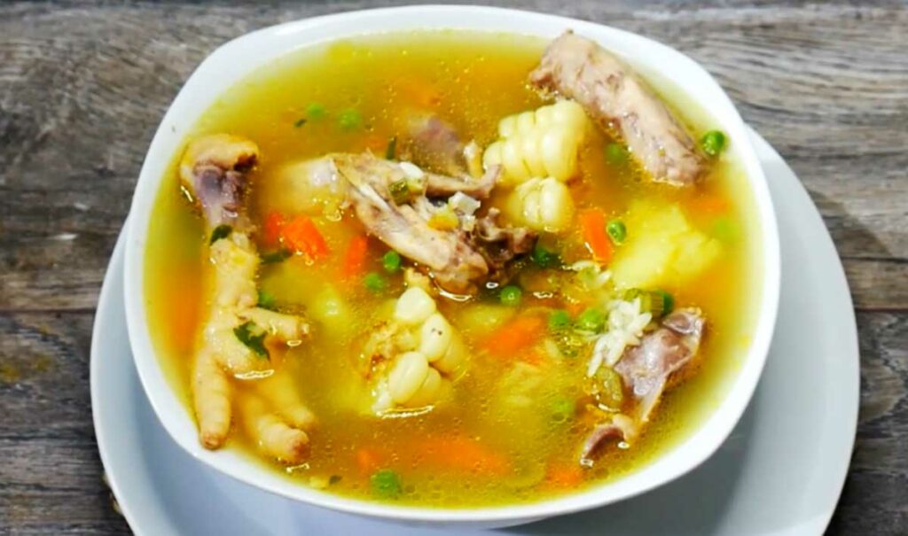 ¿Cómo preparar caldo de pollo? Conozca esta receta tradicional colombiana de la abuela