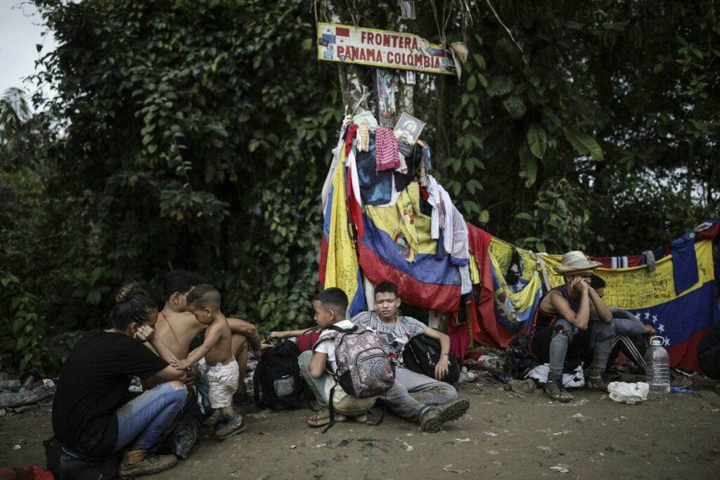 Panamá evalúa cierre de frontera con Colombia ante “aumento” de migrantes por Tapón del Darién