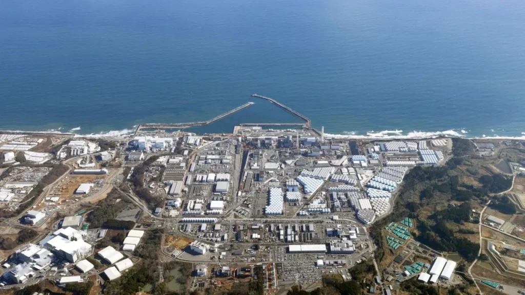 ¿Por qué causa preocupación la decisión de Japón de verter el agua de Fukushima al mar?