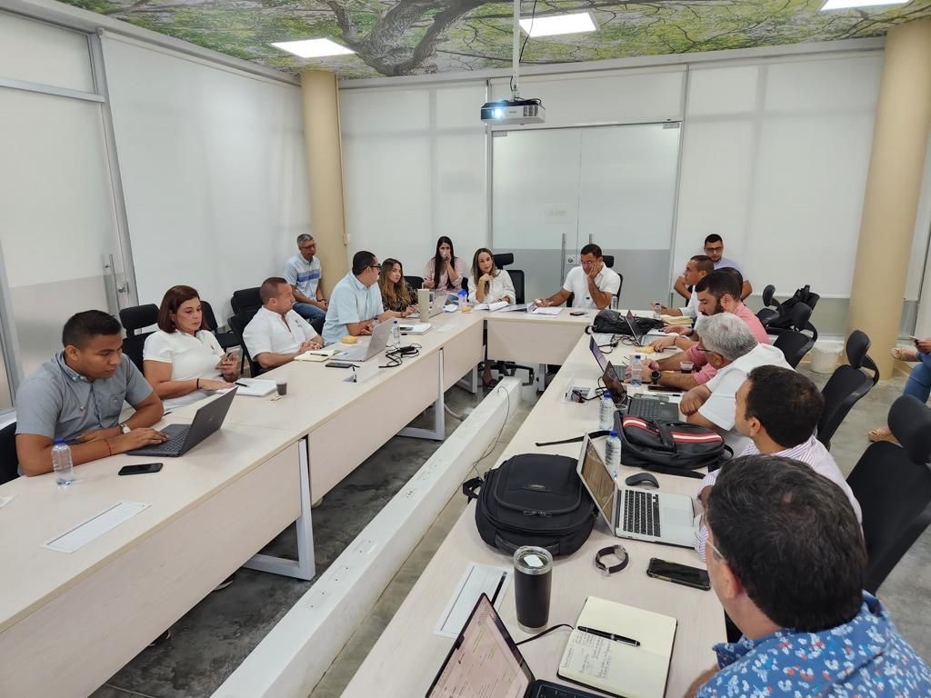 <em>Con entrega de informe de la Oficina Jurídica, empezó el trabajo de las mesas de empalme</em>