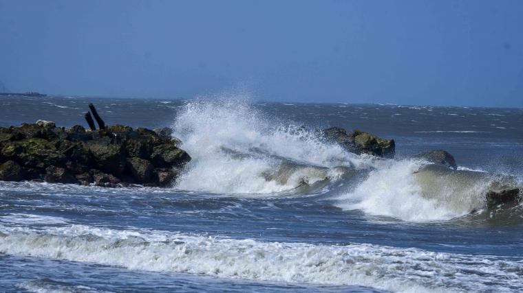  Alerta en las costas de Córdoba y el Caribe por fuertes vientos y alto oleaje