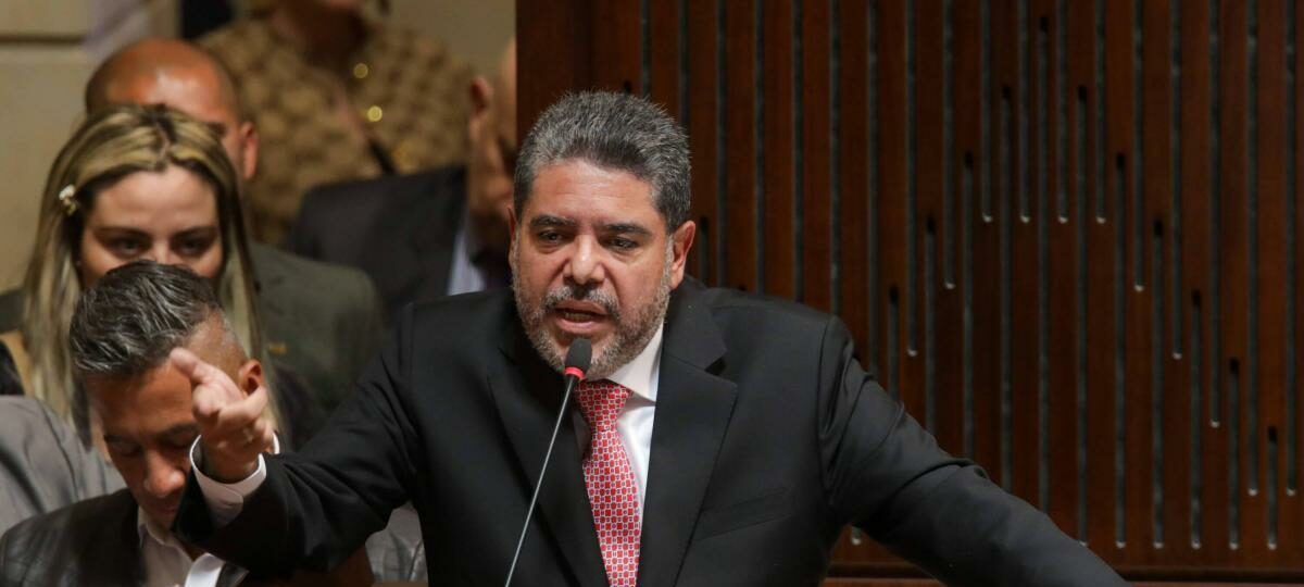Corte Constitucional pide elegir nuevo contralor tras anular la elección de Carlos Rodríguez