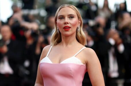 Scarlett Johansson acusa a OpenAI de usar su voz sin permiso en la nueva actualización de ChatGPT 4.0
