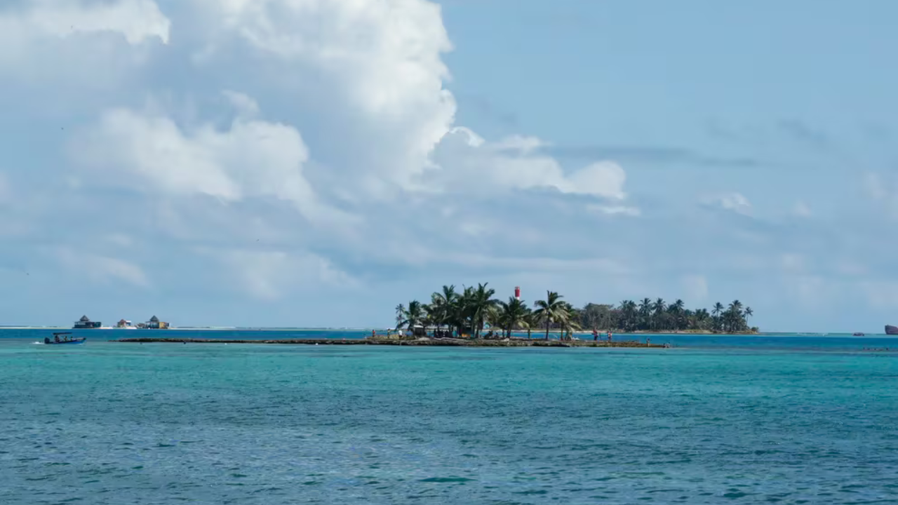 Naufragio en San Andrés: autoridades continúan búsqueda de cuatro personas desaparecidas