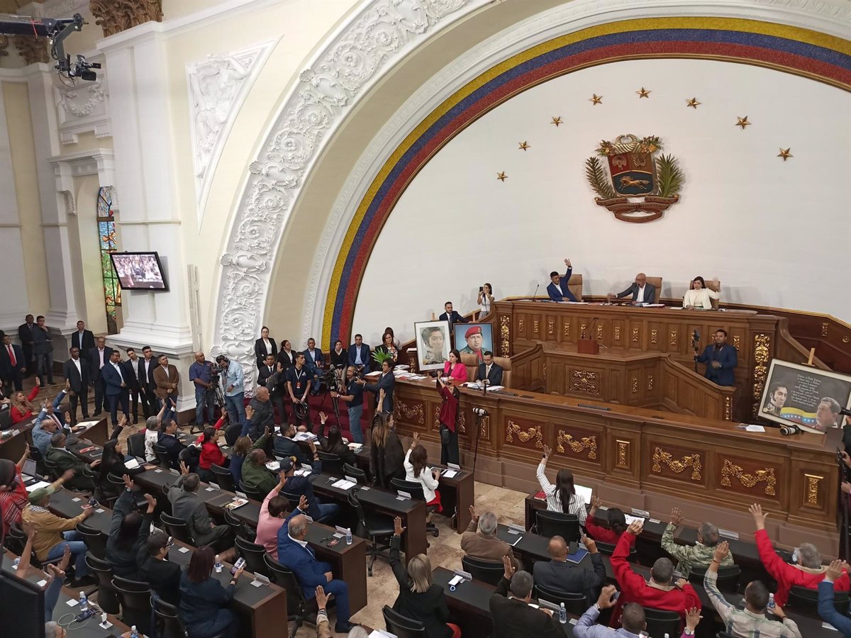 Parlamento de Venezuela presenta un proyecto de acuerdo sobre ruptura de relaciones diplomáticas y comerciales con España