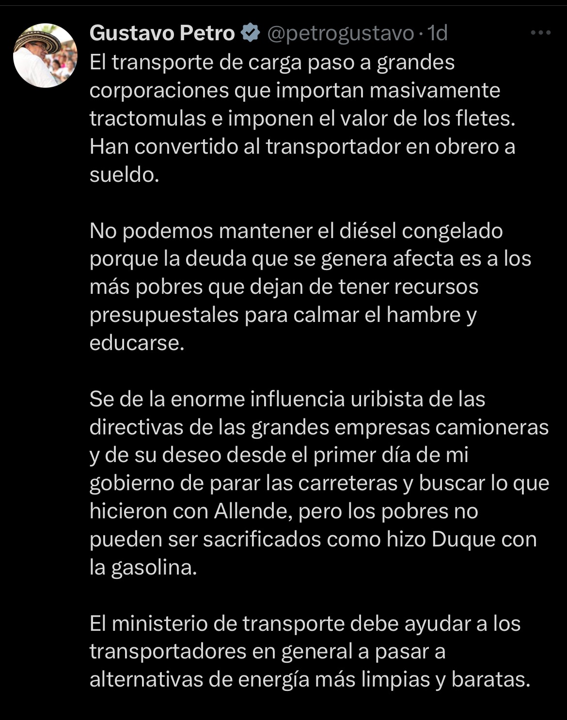 Bloqueos de camioneros por alza del diésel generan tensiones en varias regiones del país