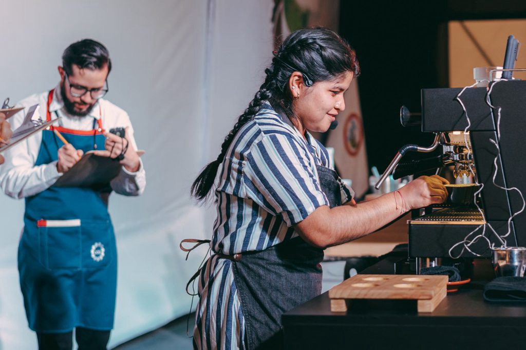 Campeonatos de Baristas y Tostadores en Cafés de Colombia Expo: Impulsando la Cultura del Café Especial