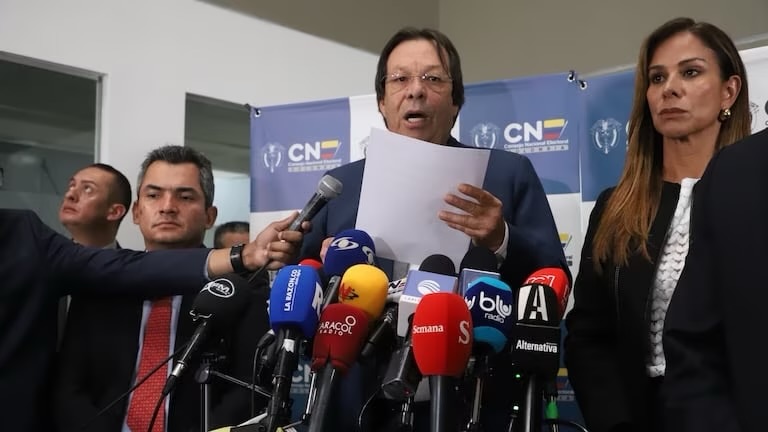 CNE abre investigación formal contra campaña Petro por presunta violación de límites de financiación electoral